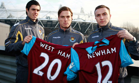 West_Ham_players_deliver_their_bid