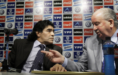 Julio_Grondona_with_Diego_Maradona