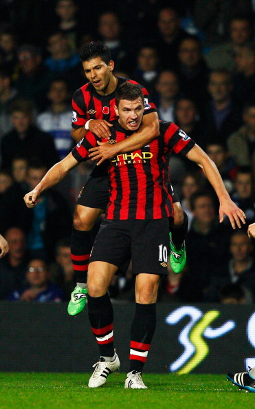 Edin Dzeko_celebrates_goal_v_QPR_November_2011