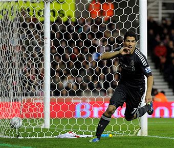 Luis Suarez_celebrates_goal_v_Stoke_October_26_2011