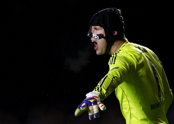 Petr Cech_with_face_mask