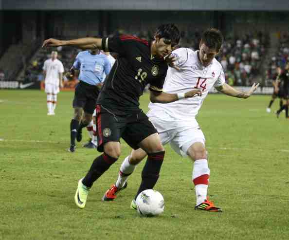 Alan Pulido_April_1