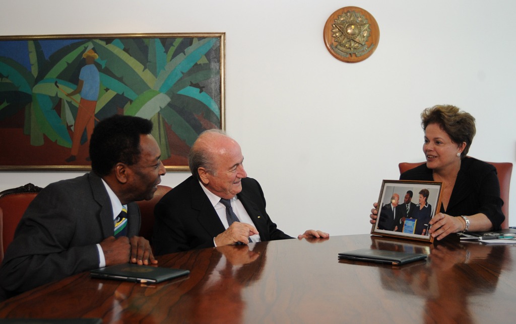 pele sepp_blatter_and_dilma_rousseff_19-03-121