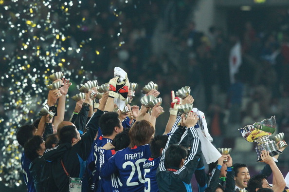 Japan celebrate_winning_Asian_Cup_2011_Doha