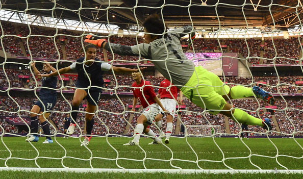 Carli Lloyd_first_goal_9_August