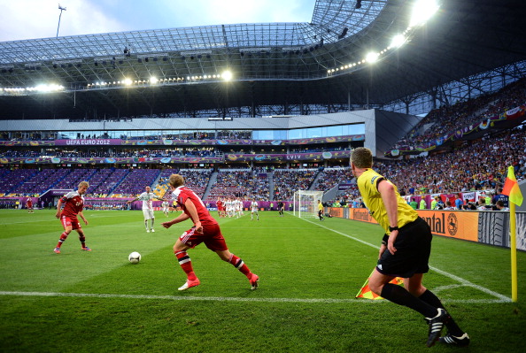 referees assistants_at_Euro_2012_27-09-12