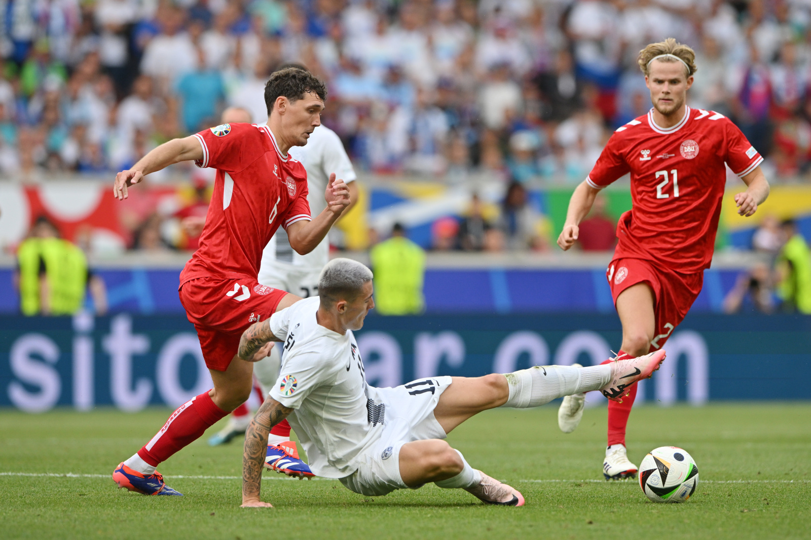 Slowenien mischt mit einem Unentschieden gegen Dänemark die Rangliste auf